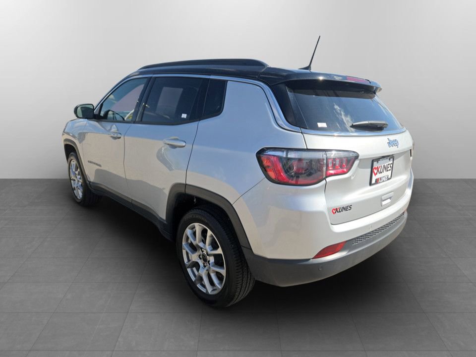 Used 2025 Jeep Compass Limited AWD/4WD image 8