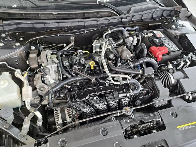 Used 2025 Nissan Altima 2.5 SV FWD image 31