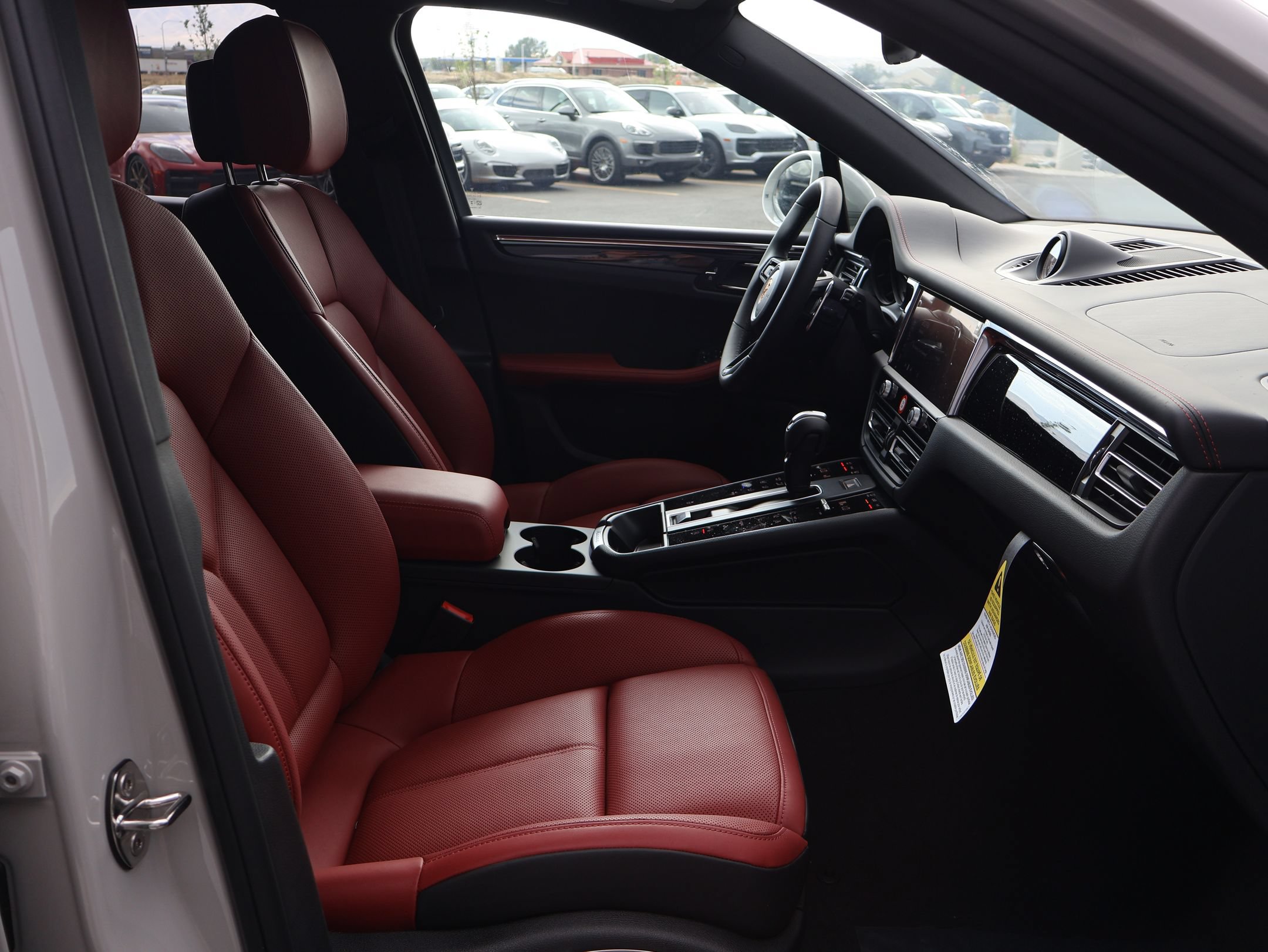 New 2026 Porsche Macan AWD/4WD image 29