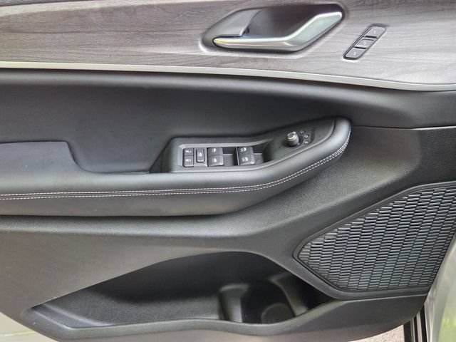 Used 2025 Jeep Grand Cherokee Limited RWD image 9