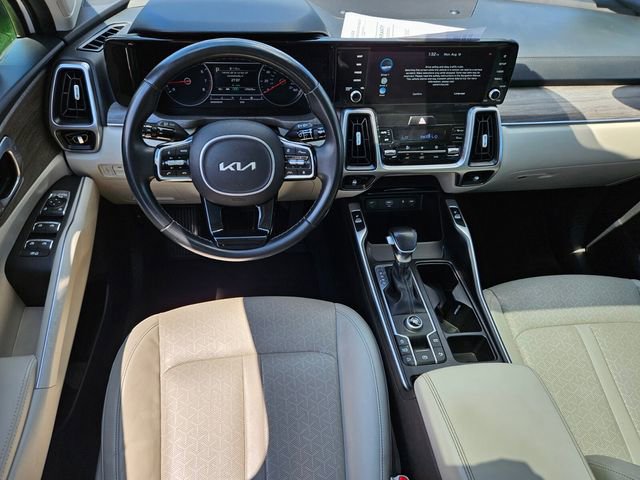 Used 2022 Kia Sorento EX w/ Panoramic Sunroof Package FWD image 10