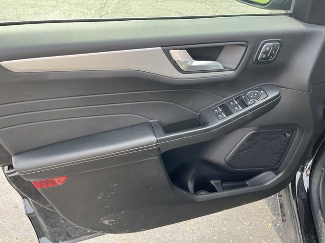 Used 2024 Ford Escape Platinum w/ Premium Technology Package image 7