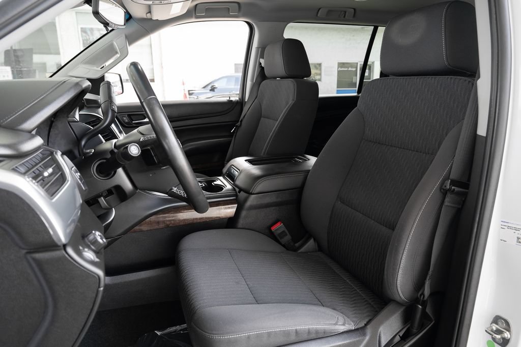 Used 2018 Chevrolet Suburban LS RWD image 18