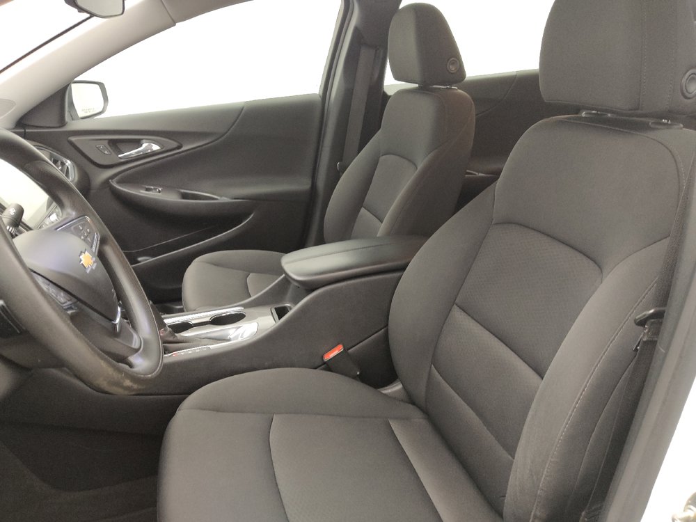Used 2020 Chevrolet Malibu LT FWD image 17