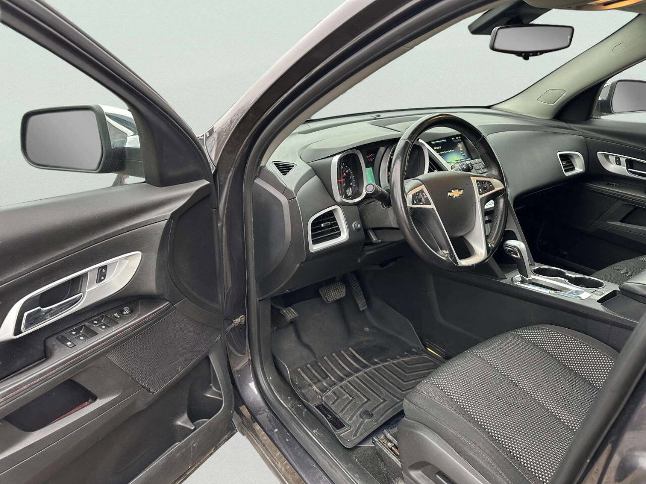 Used 2015 Chevrolet Equinox LT image 11