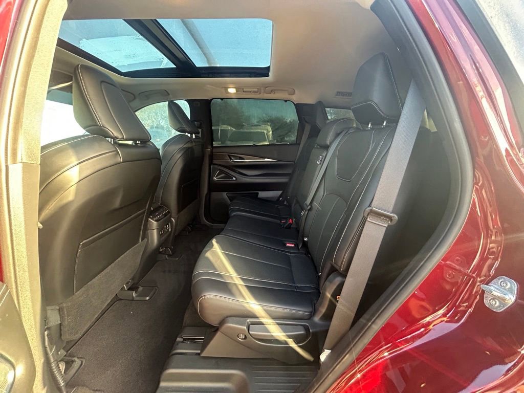 Used 2023 INFINITI QX60 Sensory w/ Cargo Package image 34