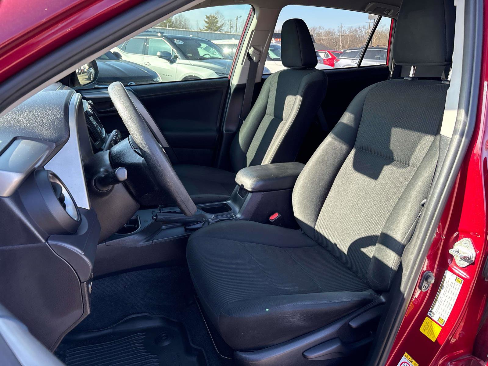 Used 2018 Toyota RAV4 LE image 19