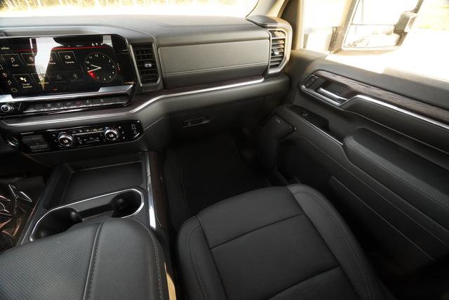 Used 2024 GMC Sierra 2500 SLT w/ SLT Convenience Package AWD/4WD image 16