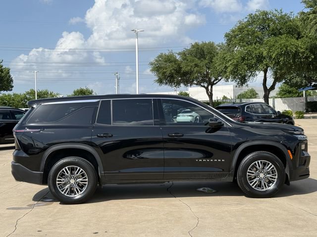 Used 2024 Chevrolet Traverse LS FWD image 3