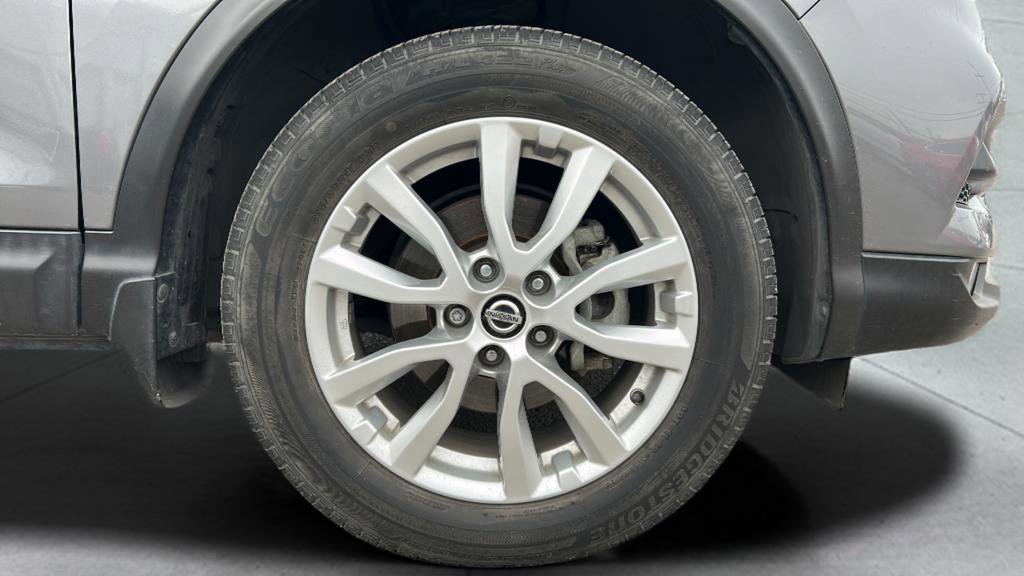 Used 2021 Nissan Rogue Sport SV image 34