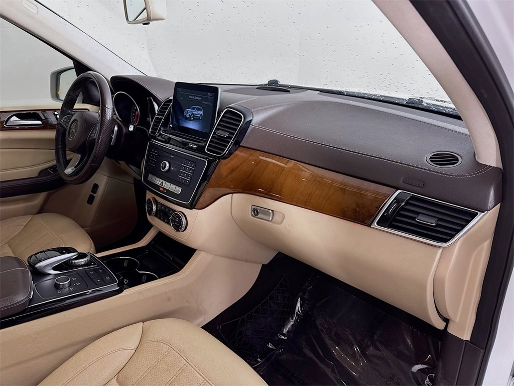 Used 2018 Mercedes-Benz GLS 450 4MATIC image 32
