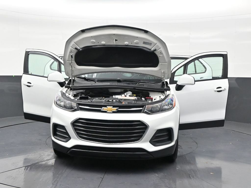 Used 2021 Chevrolet Trax LS AWD/4WD image 34
