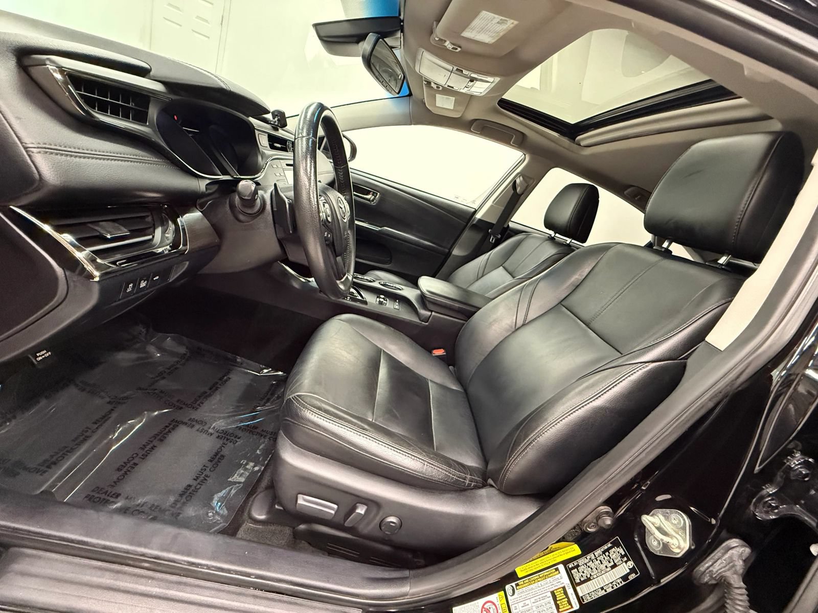 Used 2018 Toyota Avalon XLE Premium FWD image 16