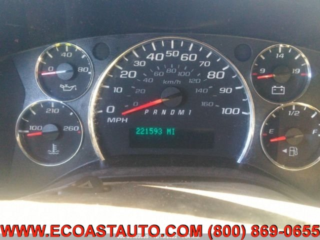 Used 2017 GMC Savana 2500 Extended RWD image 7