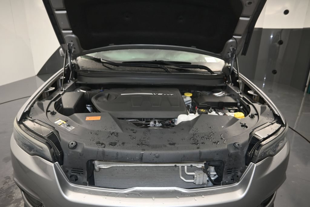 Used 2019 Jeep Cherokee Latitude Plus AWD/4WD image 26