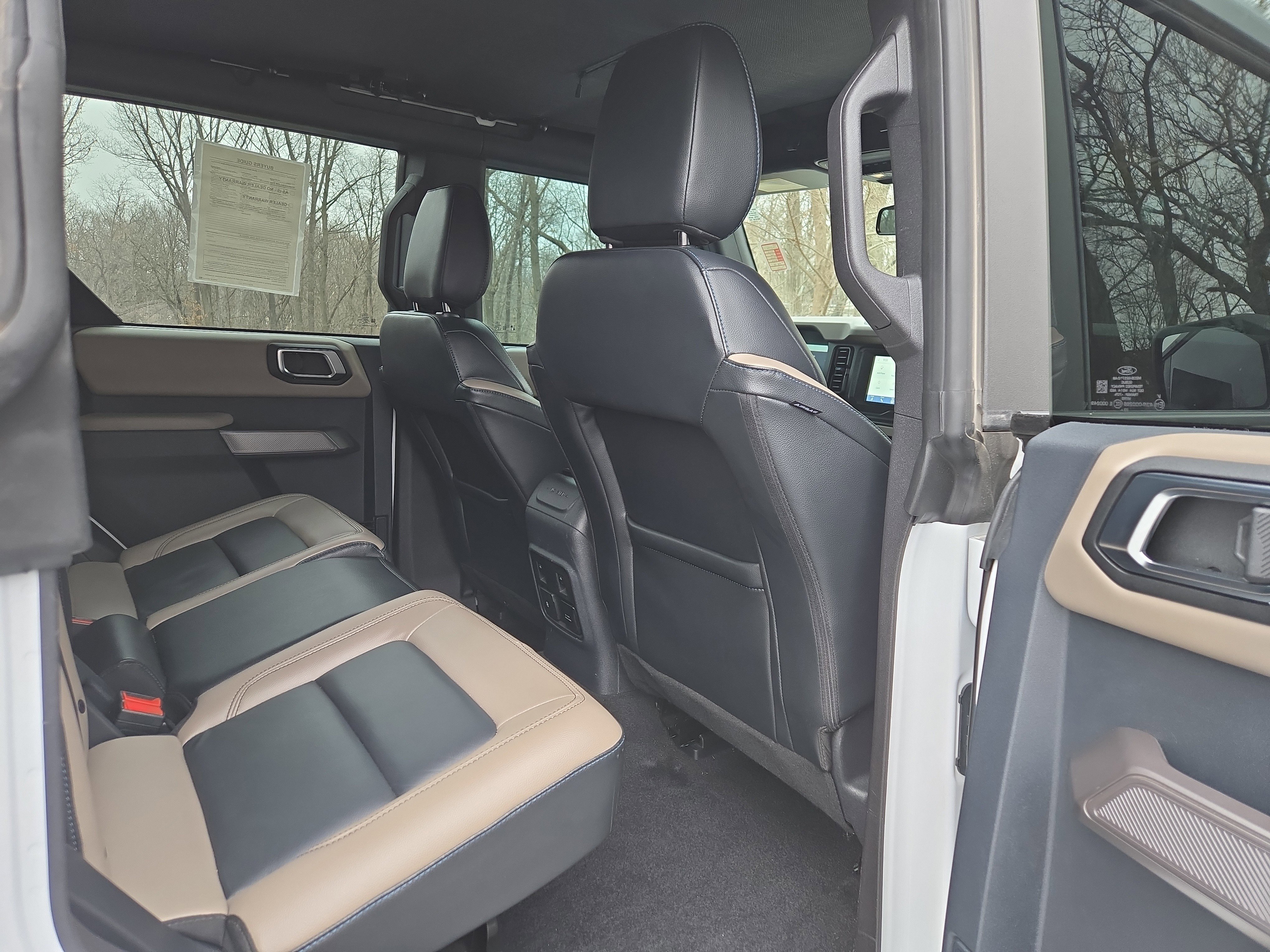 Used 2023 Ford Bronco Wildtrak image 28