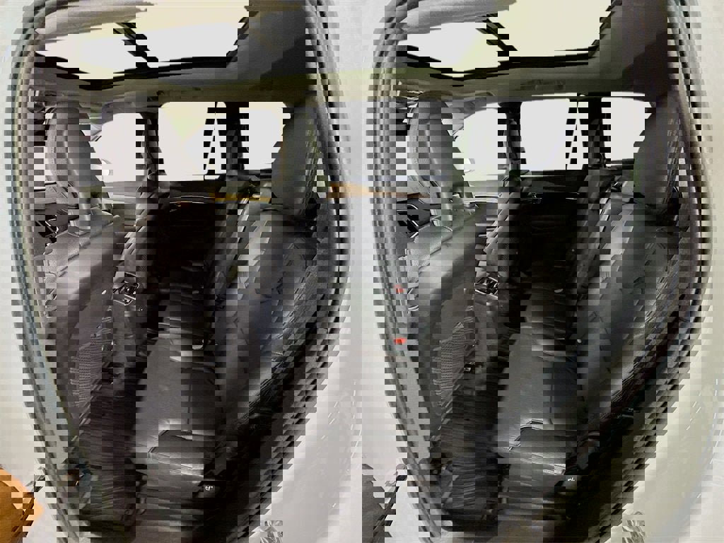 Used 2022 Volvo XC90 T8 Inscription Expression w/ Protection Package Premier image 18