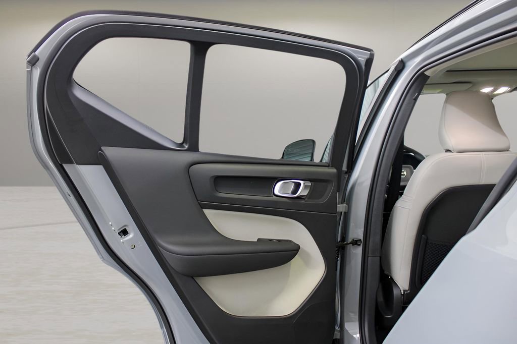 New 2026 Volvo XC40 B5 Plus w/ Protection Package Premier AWD/4WD image 26