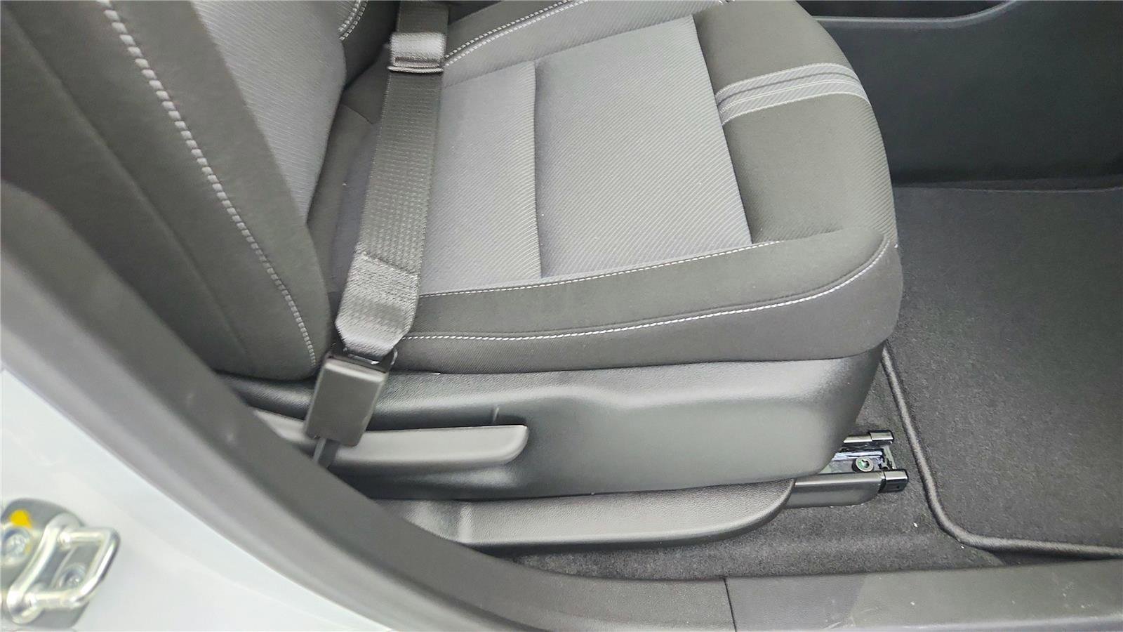 Used 2025 Chevrolet Blazer LT image 30