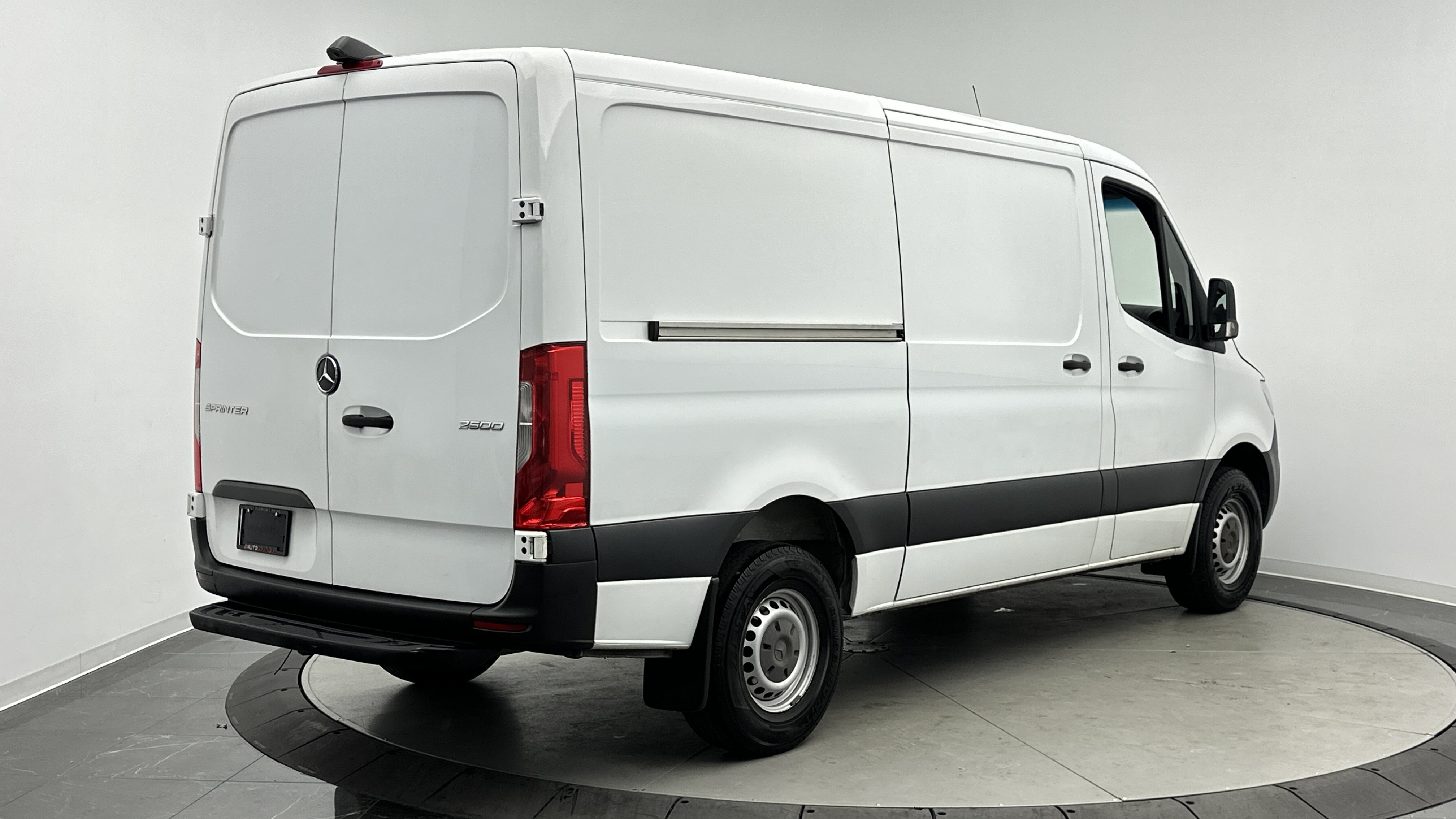 Used 2019 Mercedes-Benz Sprinter 144 Cargo image 7