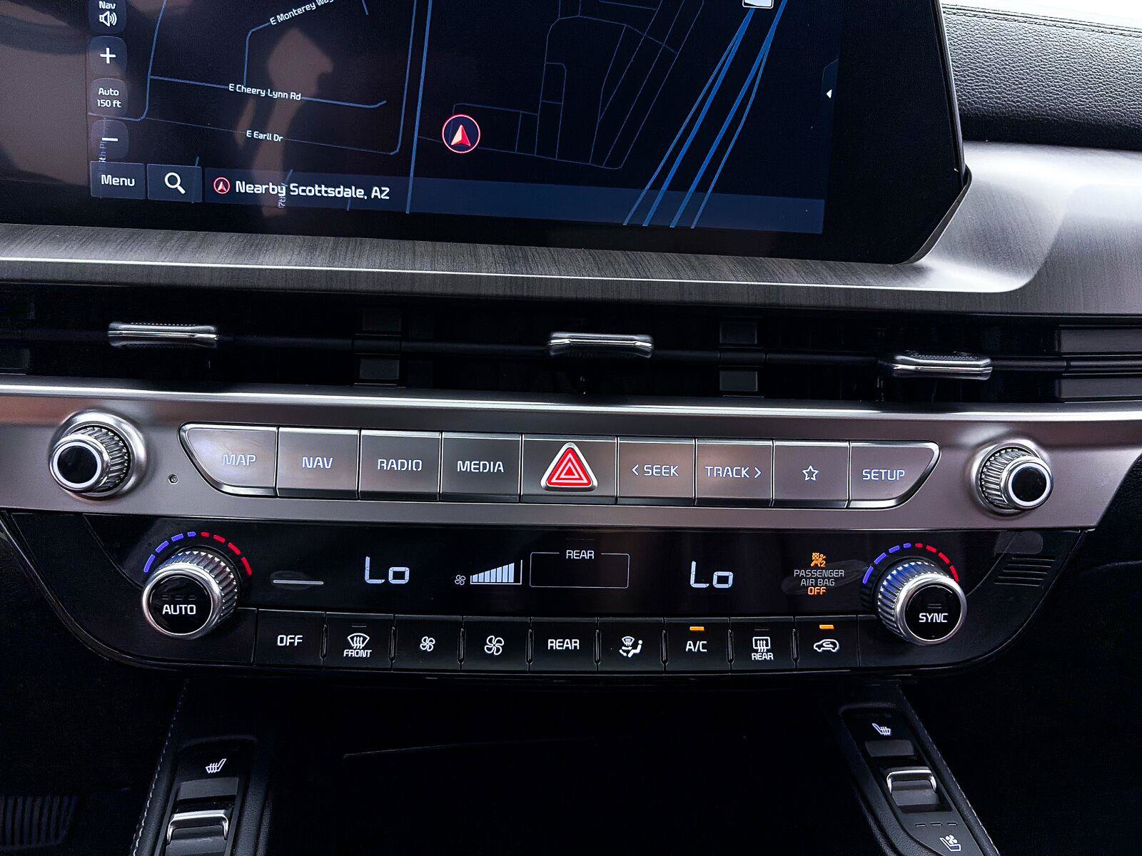 Used 2024 Kia Telluride EX w/ EX Captain's Chair Package FWD image 16