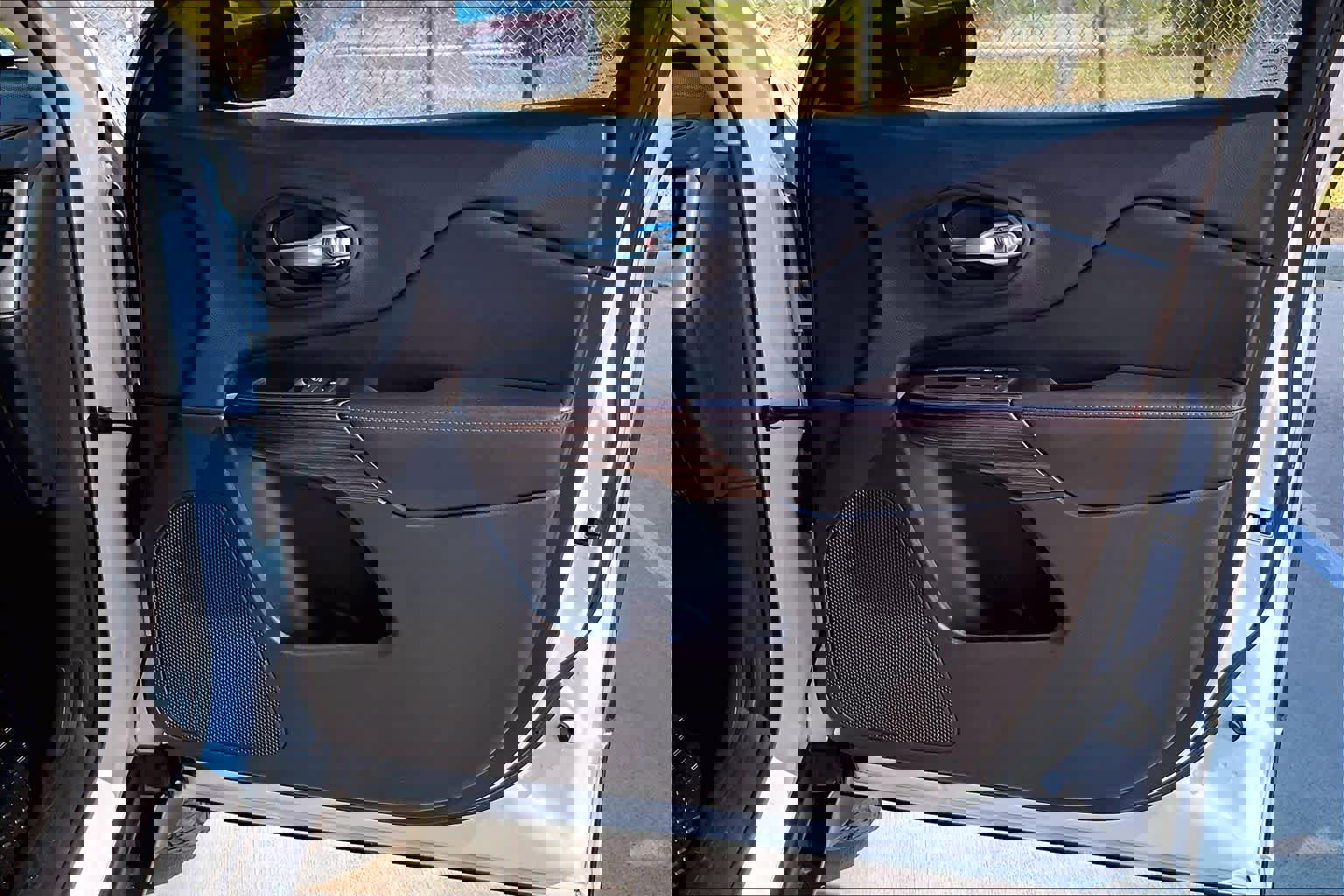 Used 2015 Jeep Cherokee Trailhawk w/ Comfort/Convenience Group image 23