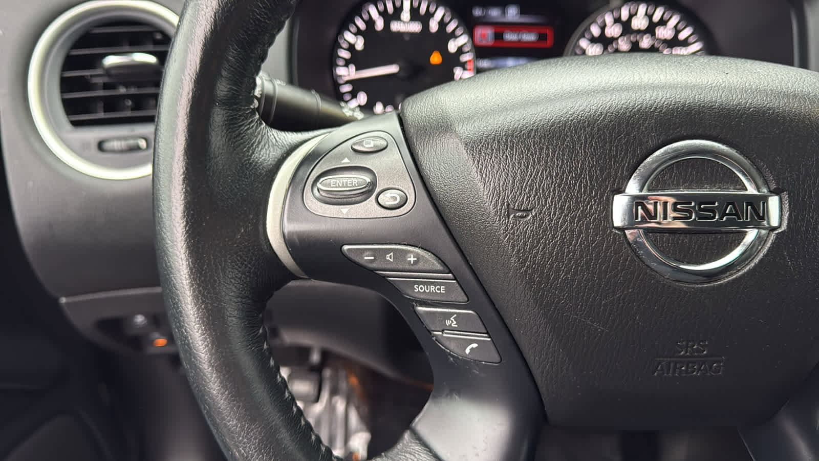 Used 2019 Nissan Pathfinder SL image 26