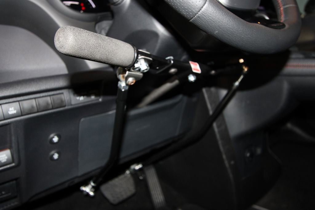 Used 2023 Toyota Sienna XSE image 12