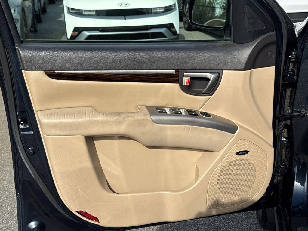 Used 2012 Hyundai Santa Fe Limited FWD image 10