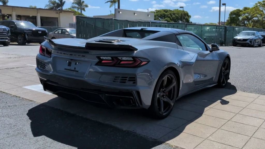 Used 2025 Chevrolet Corvette E-Ray w/ Stealth Interior Trim Package AWD/4WD image 9