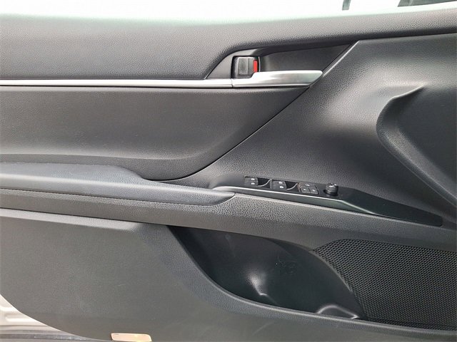 Used 2018 Toyota Camry SE w/ Moonroof Package image 21