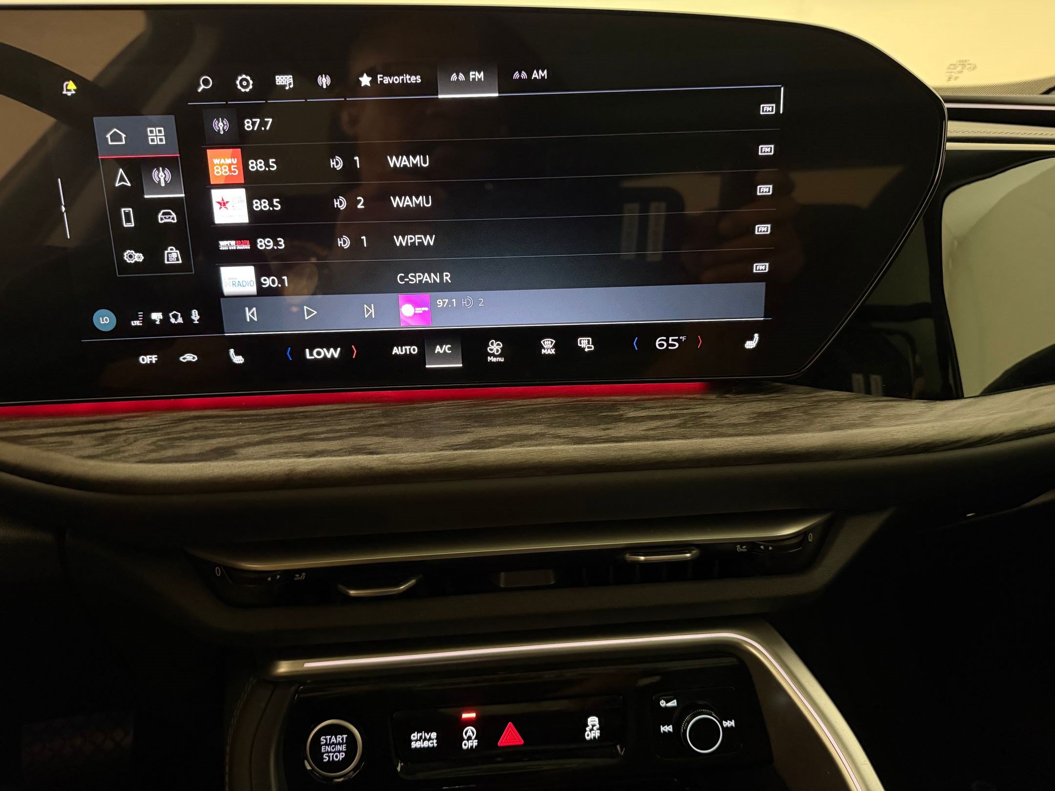 Certified 2025 Audi Q5 Premium w/ Convenience Package AWD/4WD image 23