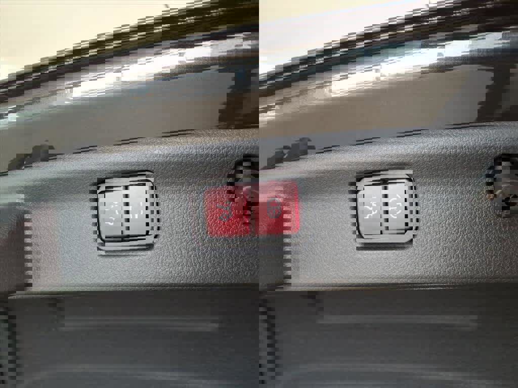 Used 2023 Mercedes-Benz C 300 4MATIC Sedan image 21