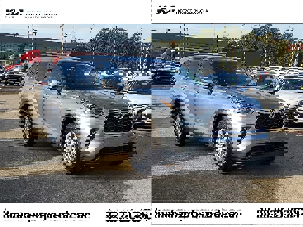 Used 2023 Toyota Highlander LE