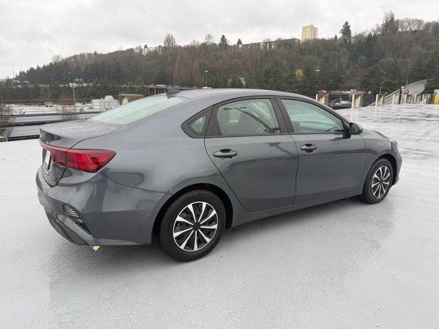 Used 2022 Kia Forte Sedan image 5