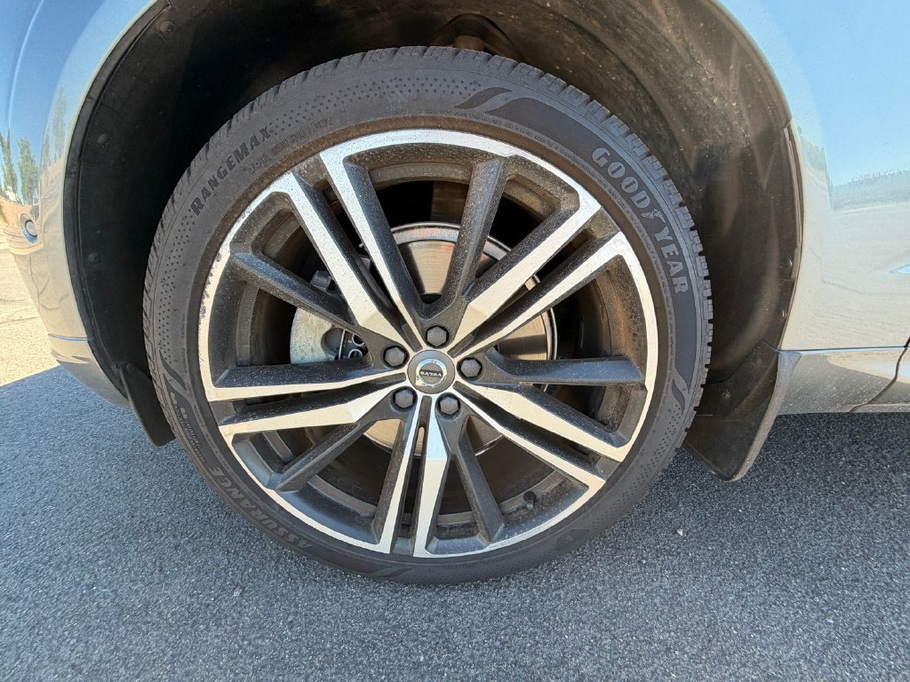 Used 2018 Volvo XC60 T6 R-Design w/ Convenience Package AWD/4WD image 8