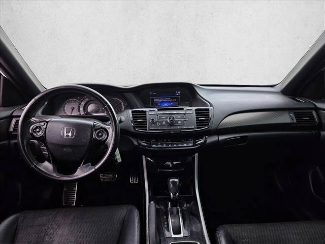 Used 2017 Honda Accord Sport image 14