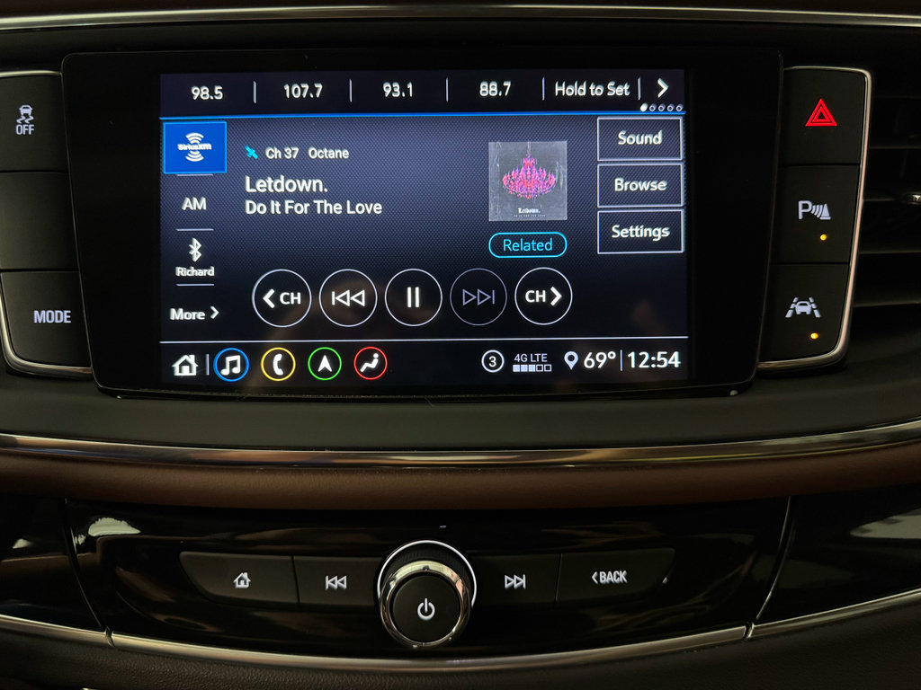 Used 2021 Buick Enclave Avenir w/ Avenir Technology Package FWD image 38