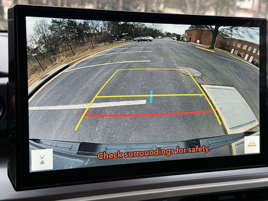 Used 2024 Toyota Tacoma TRD Off-Road image 11