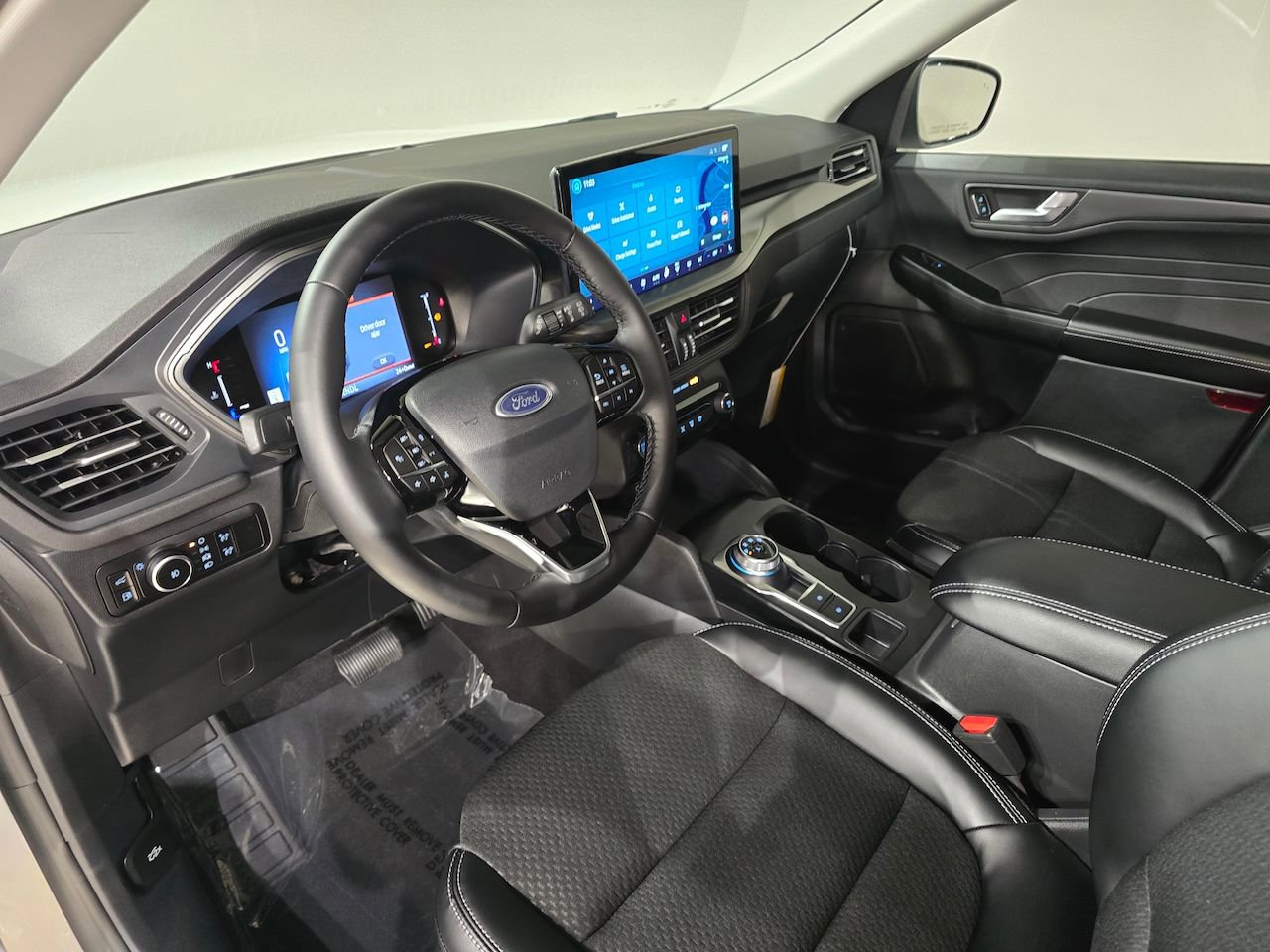 New 2026 Ford Escape SE w/ Class II Trailer Tow Package image 17