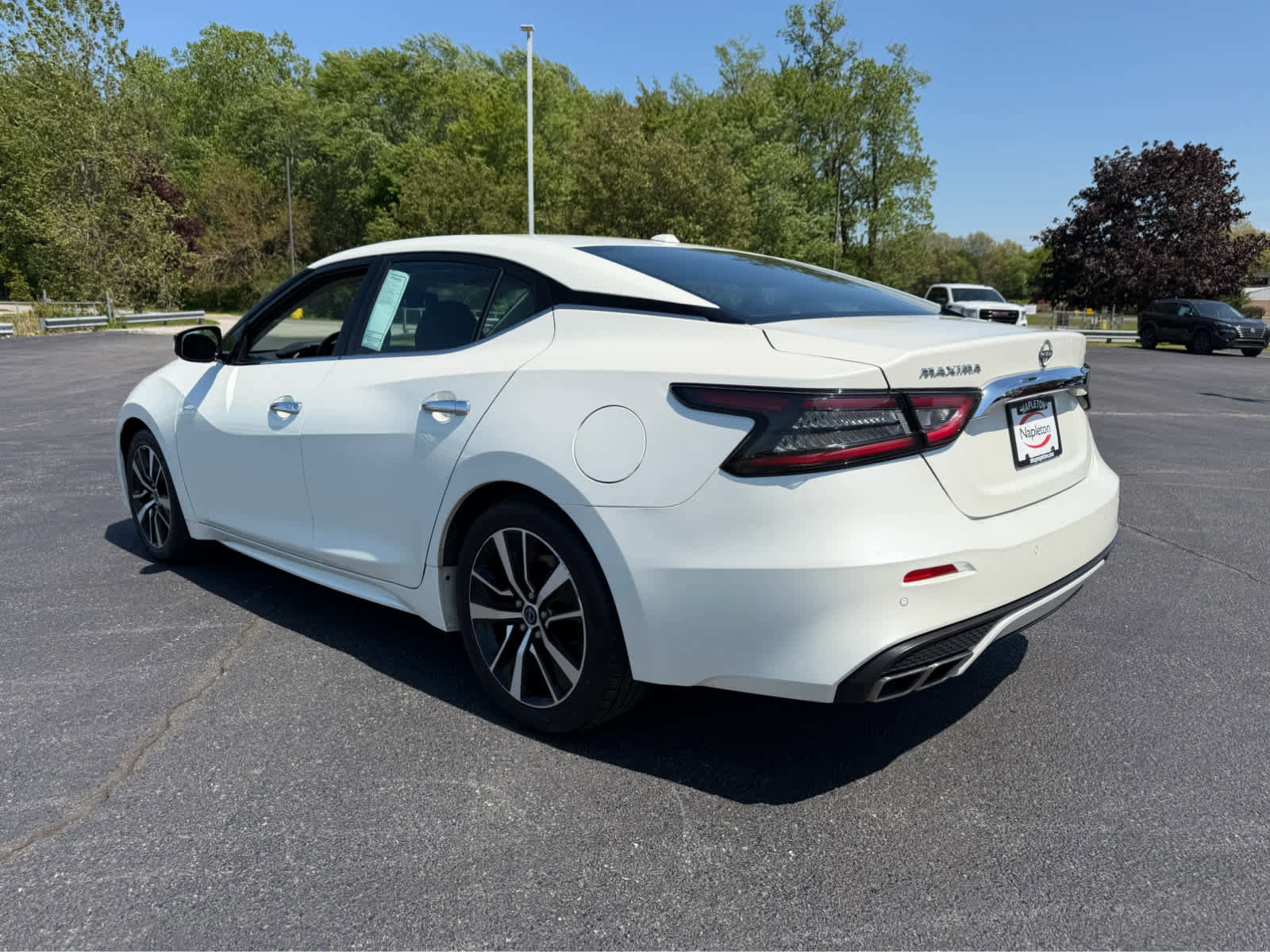 Used 2023 Nissan Maxima SV w/ Floor Mat Group FWD image 5