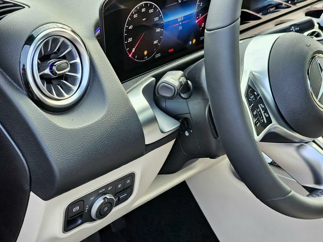 New 2026 Mercedes-Benz GLB 250 4MATIC image 15