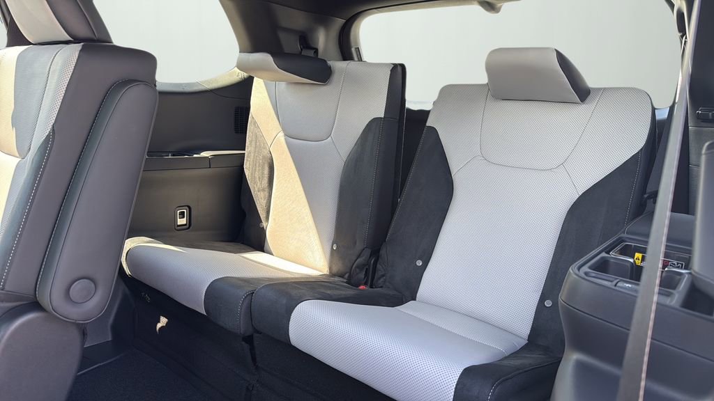 New 2026 Lexus TX 500h AWD image 17
