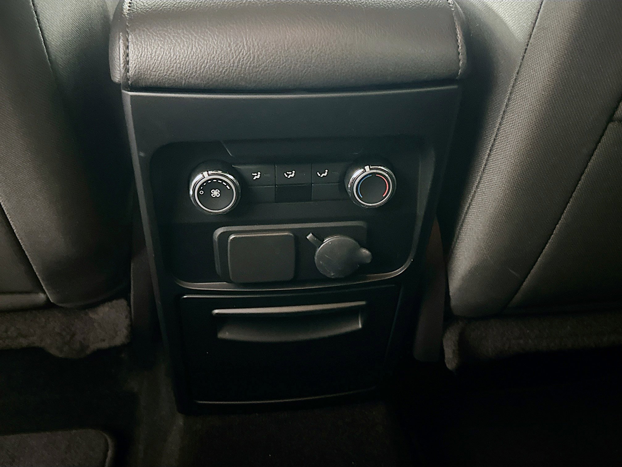 Used 2019 Ford Flex SE FWD image 25