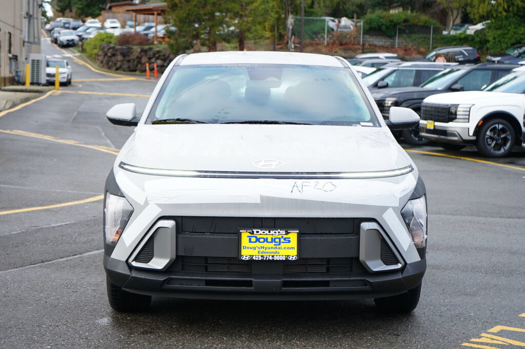 Used 2026 Hyundai Kona SE FWD image 2