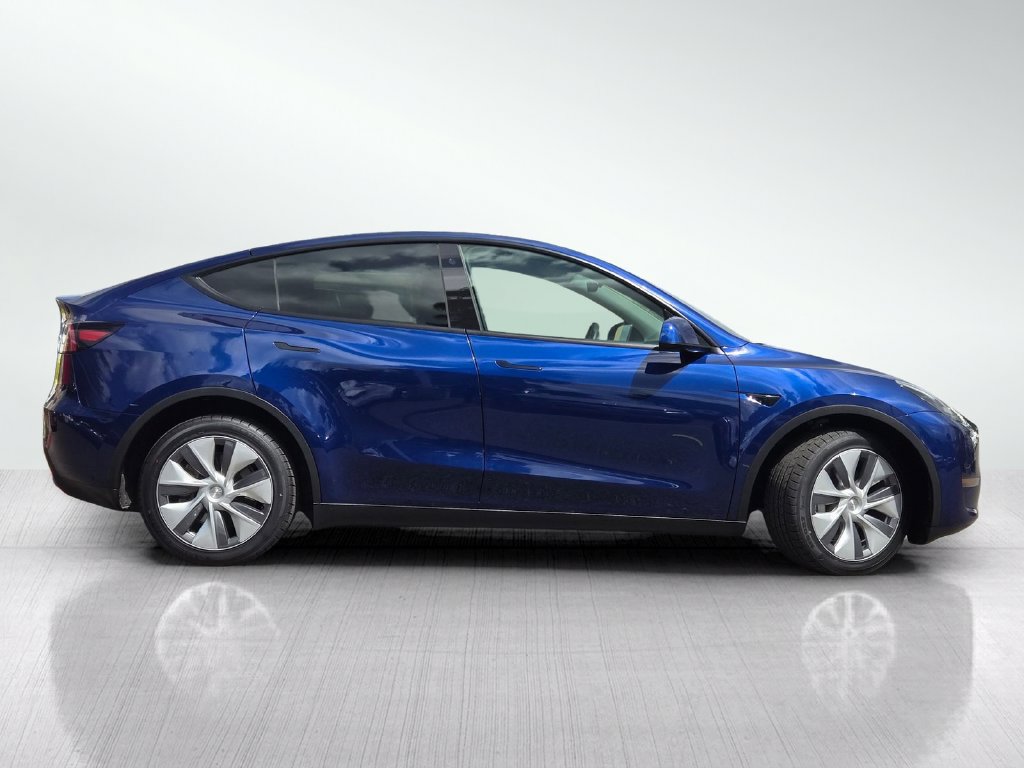 Used 2023 Tesla Model Y Long Range AWD/4WD image 3