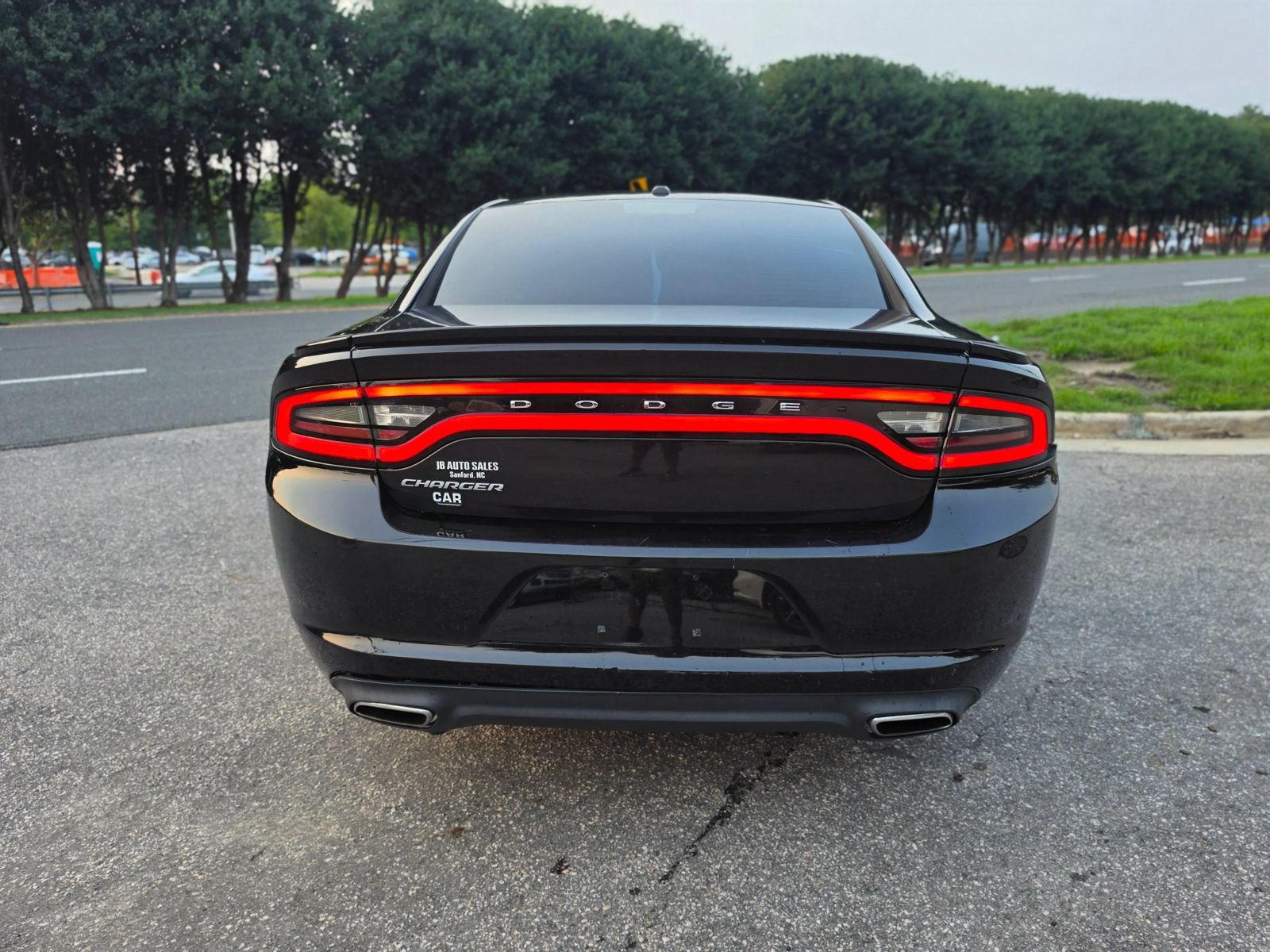 Used 2015 Dodge Charger SE w/ Sport Appearance Group RWD image 6