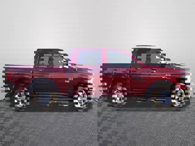 Used 2022 RAM 1500 Classic SLT image 4