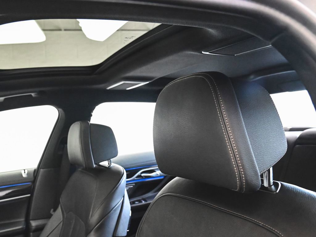 Used 2022 BMW 740i xDrive w/ M Sport Package image 34