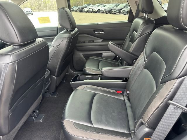 Used 2023 Nissan Pathfinder SL w/ SL Premium Package AWD/4WD image 18
